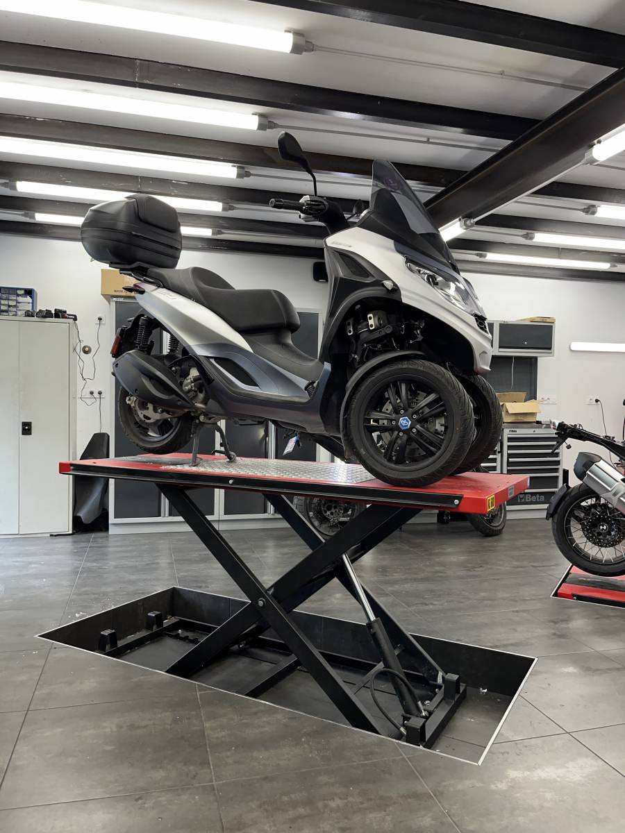 VOTRE AGENT OFFICIEL PIAGGIO ENTRETIEN VOS SCOOTERS 