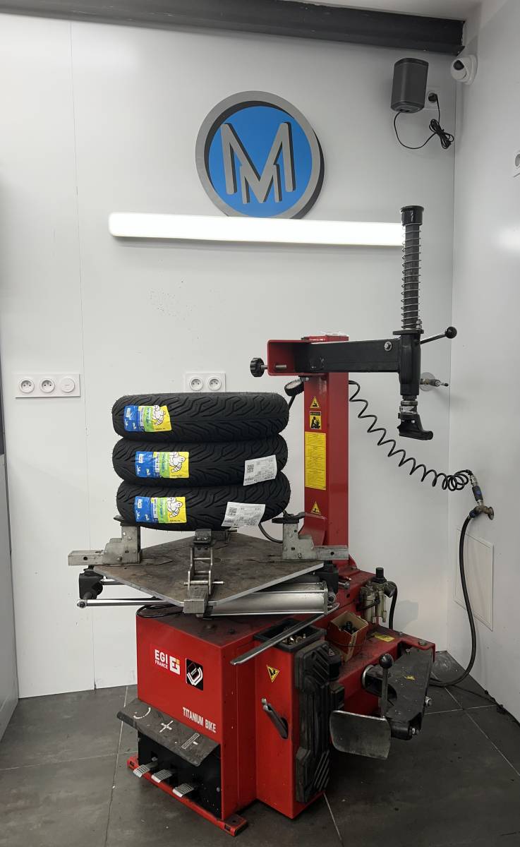Changement de pneus moto scooter sur aubagne proche de marseille 